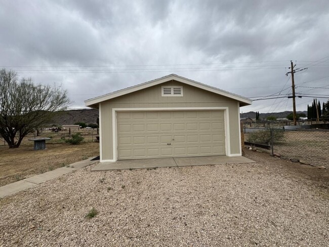 Photo - 4885 N Sierra Rd