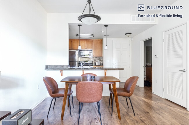 Photo - 8601 Lincoln Blvd Unidad SI FL1-ID411