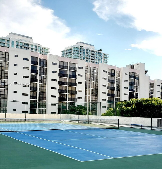 Photo - 17021 N Bay Rd Unit 324