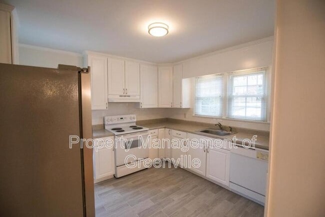 Photo - 121 Scarlett St