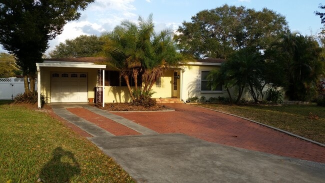 Building Photo - 729 Braidwood Ln