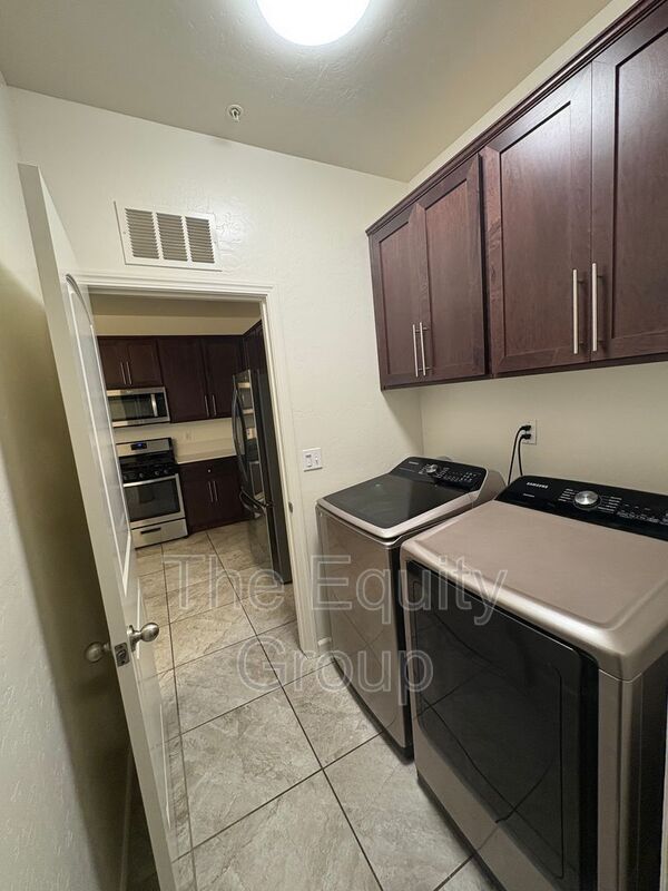 Photo - 3215 N Kent St