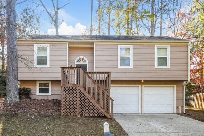 Building Photo - 1813 Cres Hill Dr NW