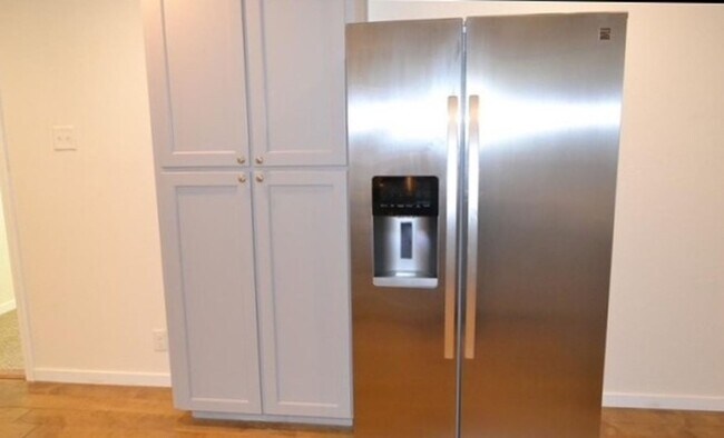 Photo - Spacious 4 Bed 2 Bath with Enclosed Patio ...