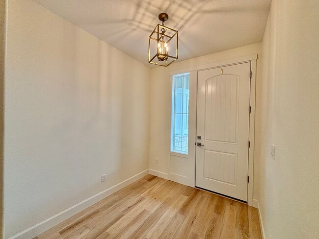 Photo - Gorgeous Ridgefield Home w/ full guest sui...