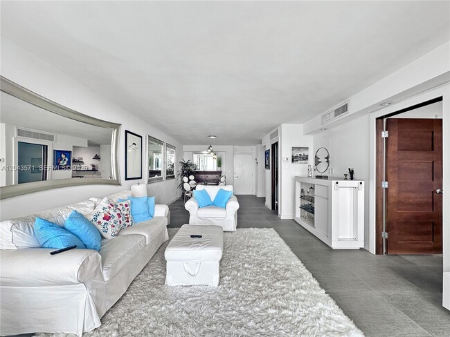Photo - 6770 Indian Creek Dr Unit 15L