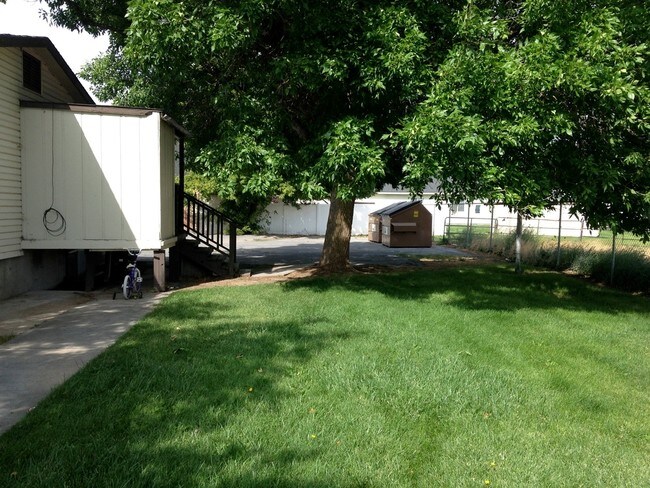 Photo - 440 W Chubbuck Rd