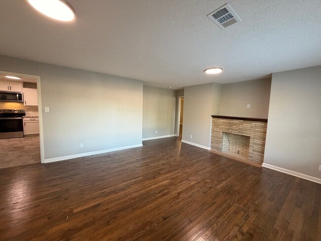 Photo - 211 Mason St