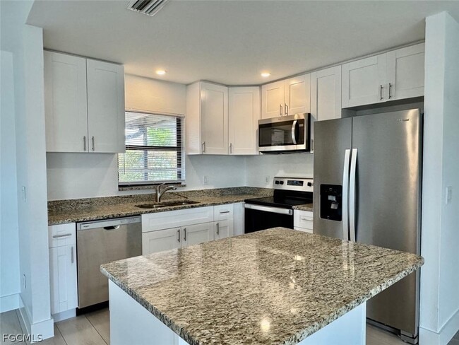 Photo - 2013 NE 4th Ter