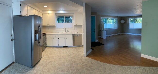 Kitchen/Living - view from dining area - 1152 NE Viking Ct