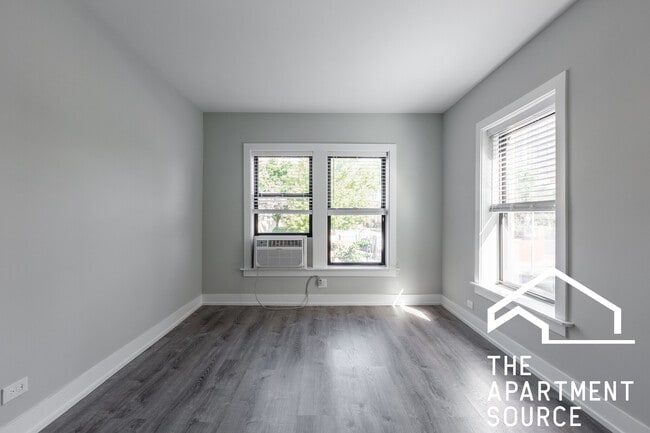 Building Photo - 707 W Brompton Ave Unit 31