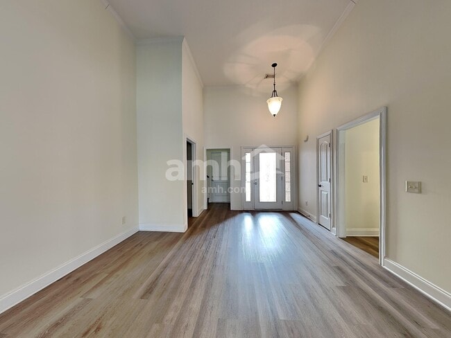 Photo - 642 Smoky Mountains Dr