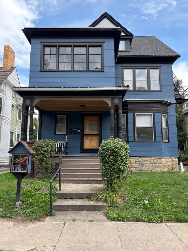 Photo - 70 Rutgers St