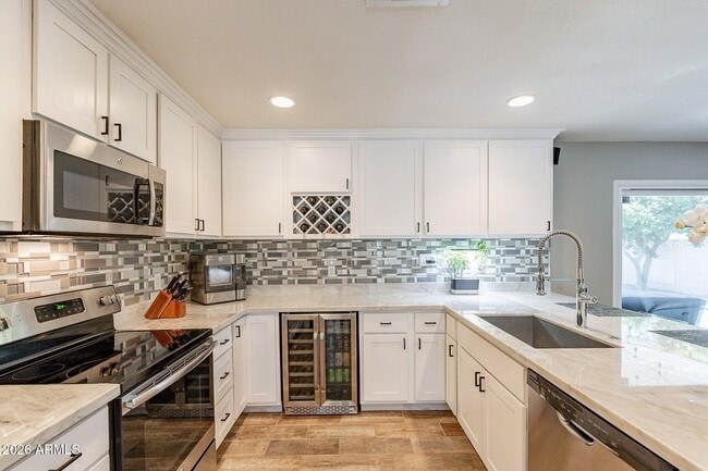 Photo - 2033 E Harvard Dr