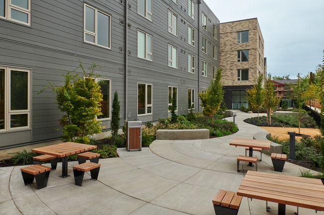 Photo - Buri Building