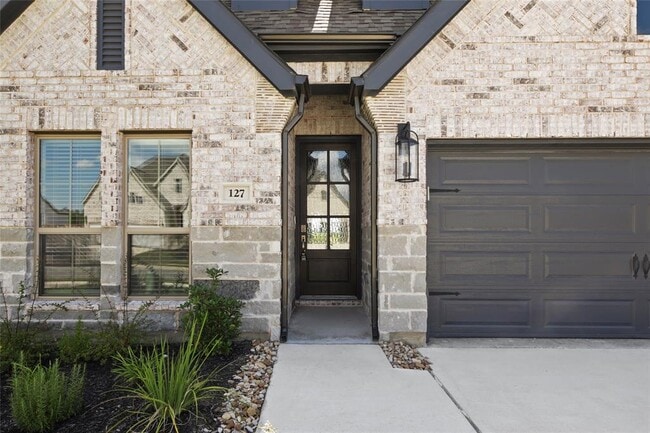 Photo - 127 Plumbago Loop