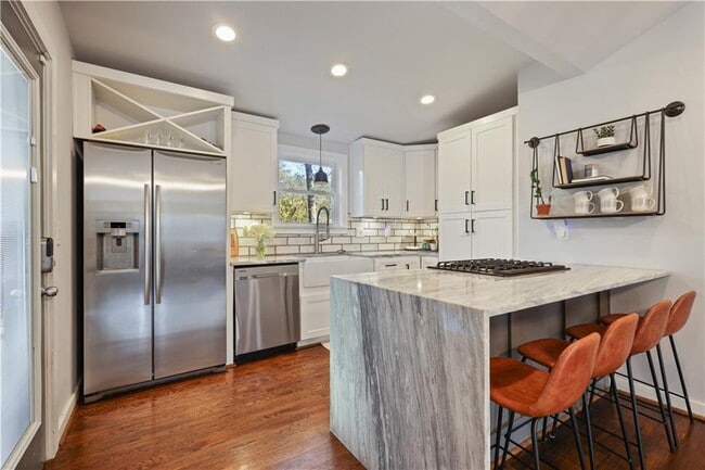 Photo - 1681 Bristol Dr NE