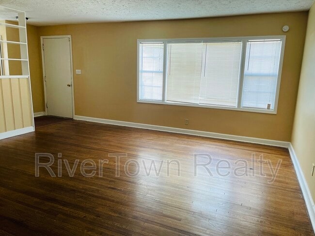 Photo - 106 N Holmes St