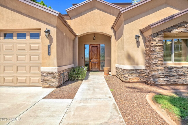 Building Photo - 4302 E Sells Dr Rental