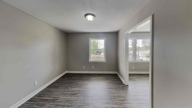 Photo - 1924 Pontiac Ave