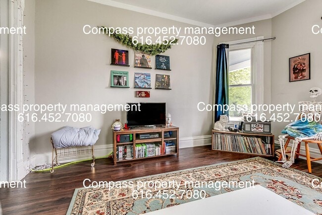214 Gold Ave NW Unit 1