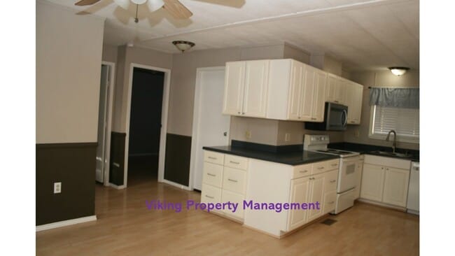 Photo - 687 NW Apollo