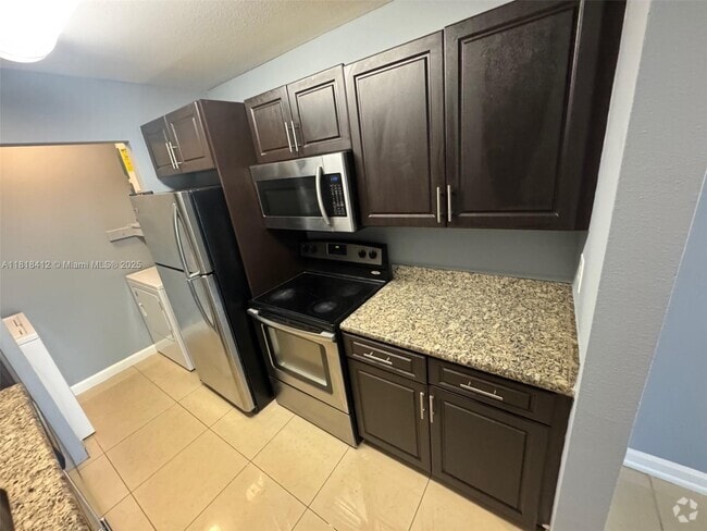 Building Photo - 8787 NW 39th St Unit 8787 Rental