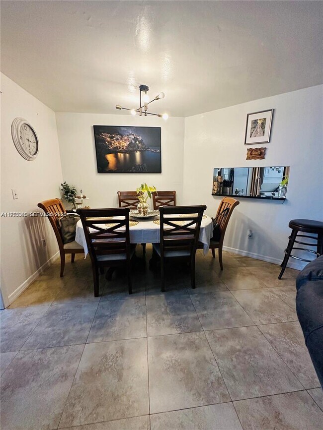 Photo - 1211 S Independence Dr Unidad 1211G