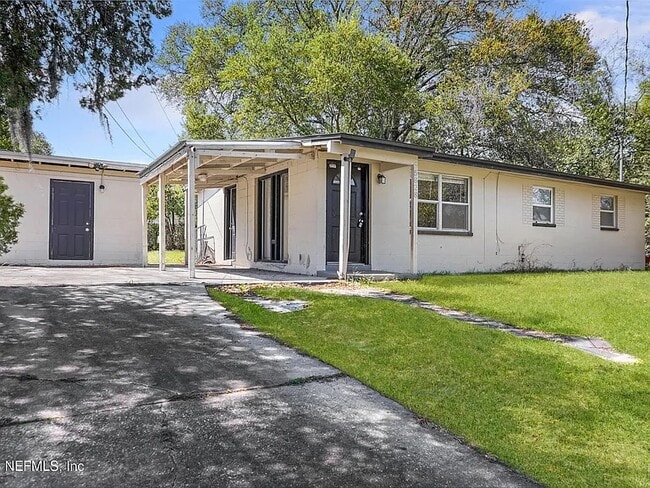 Building Photo - 5829 Ensenada Rd