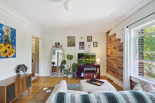 Photo - 2733 Girard Ave S Unit 306