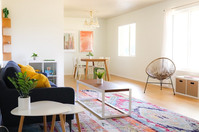 Building Photo - 3807 E Weldon Ave