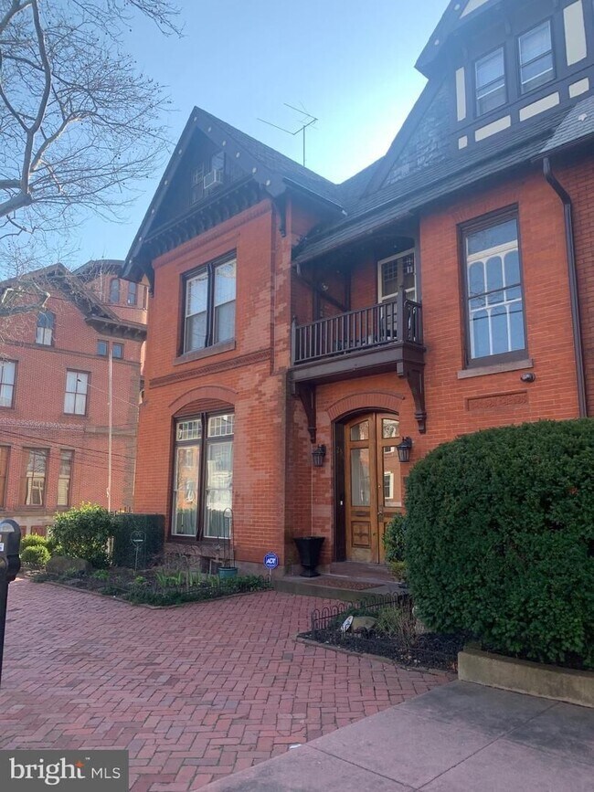 Photo - 256 Radcliffe St Unit 2nd Floor