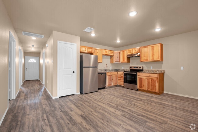 Redwood - 3 beds, 2 baths, 1,200 sq ft