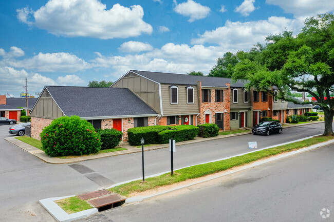 Building Photo - ReNew Towne Oaks Rental