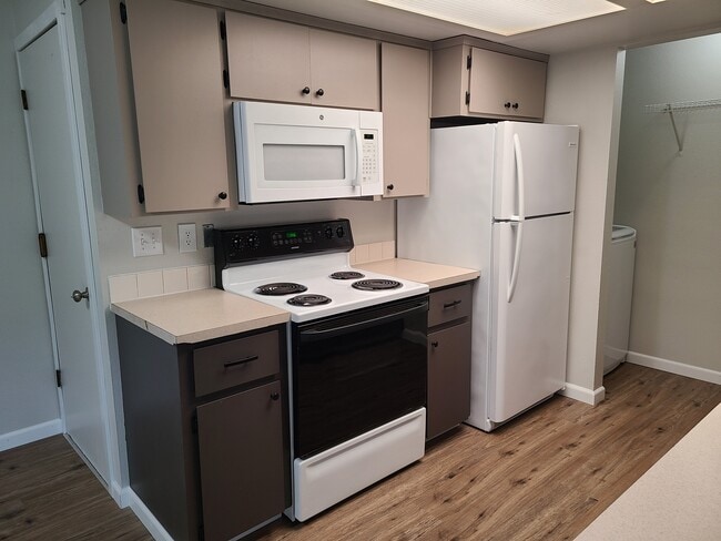 Photo - 4333 Ruddell Rd SE