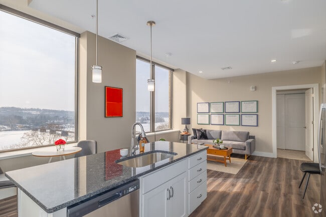 2BR, 2BA - 1,043SF - Kitchen