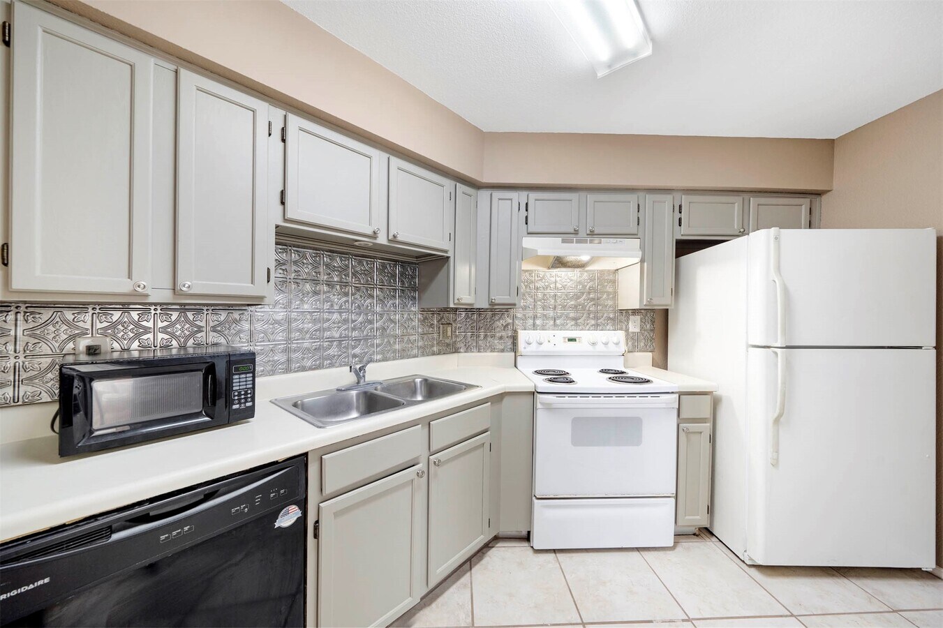 Photo - 10630 Westbrae Pkwy Unidad 606 Rental