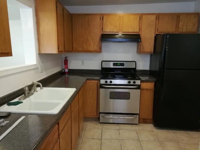 Building Photo - 4517 Worth St Rental