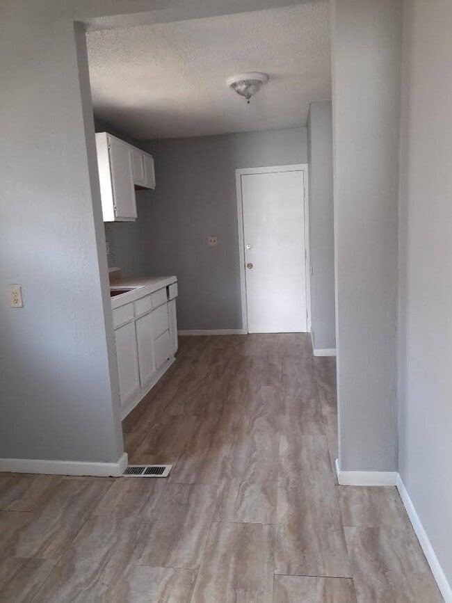 Photo - 1814 E 68th St