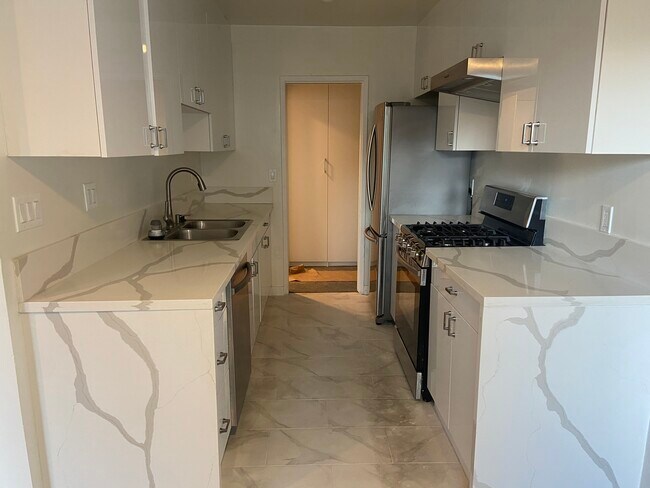 #403 - Kitchen