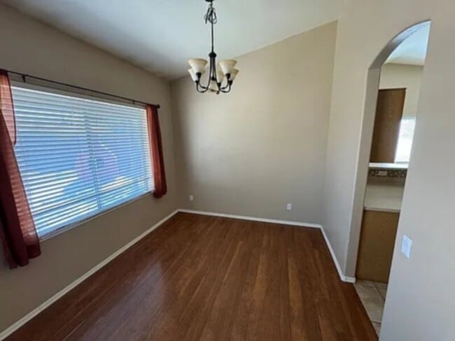 Photo - 671 E Kent Ave