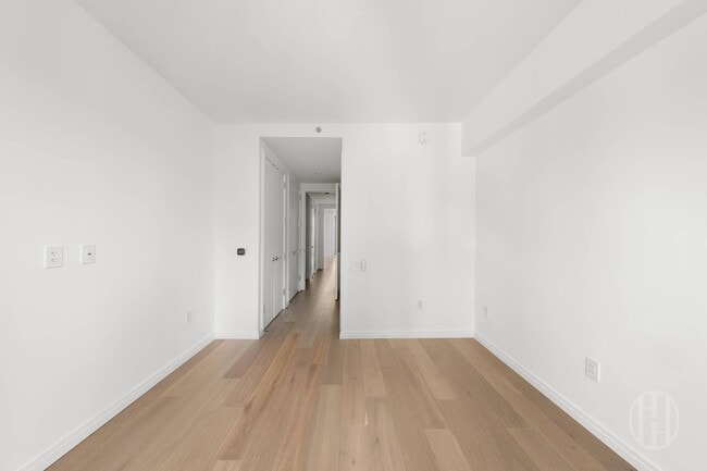 Photo - 111 W 56th St Unidad 40C