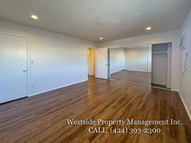 Photo - 4071 McLaughlin Ave