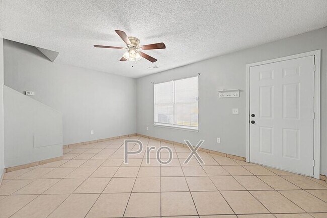 Photo - 3403 SW Victoria Pl Unit Apt 2