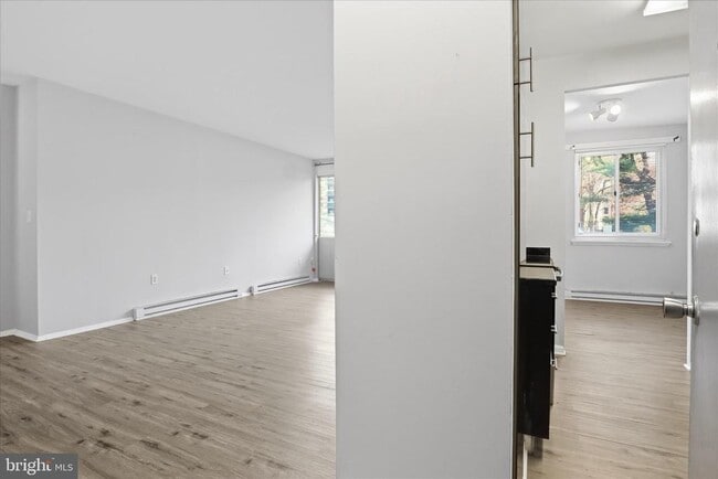 Building Photo - 3245 Rio Dr Unit 107