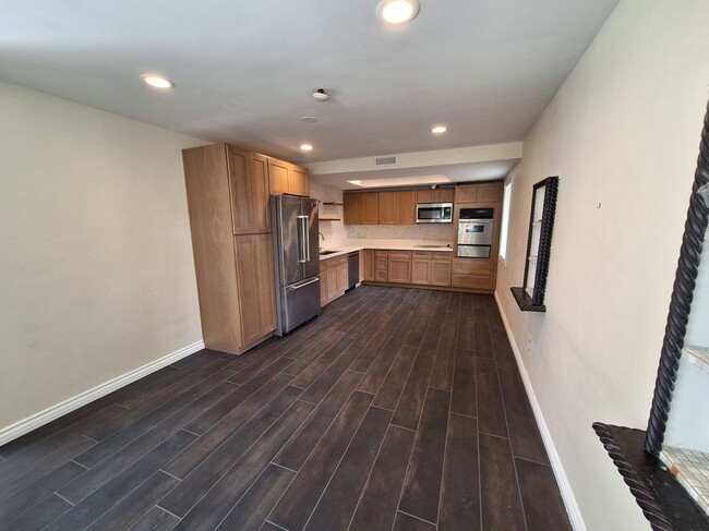 Photo - 2305 Rockefeller Ln Unit a