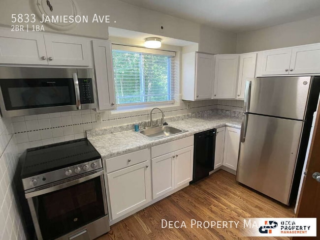 Photo - 5833 Jamieson Ave