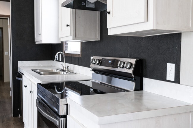 Photo - 133 Ponderosa Way