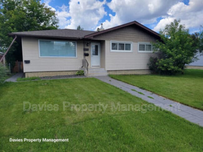 Building Photo - 9072-9052 52 St NW