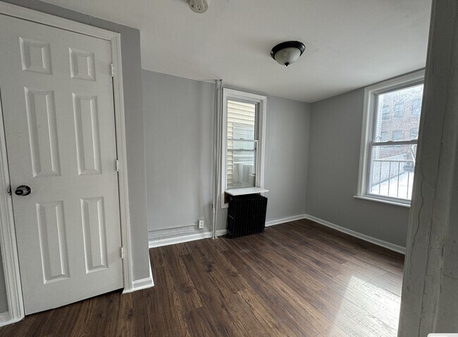 52 Harrison Ave 4 - 54 Harrison Ave Unit 4